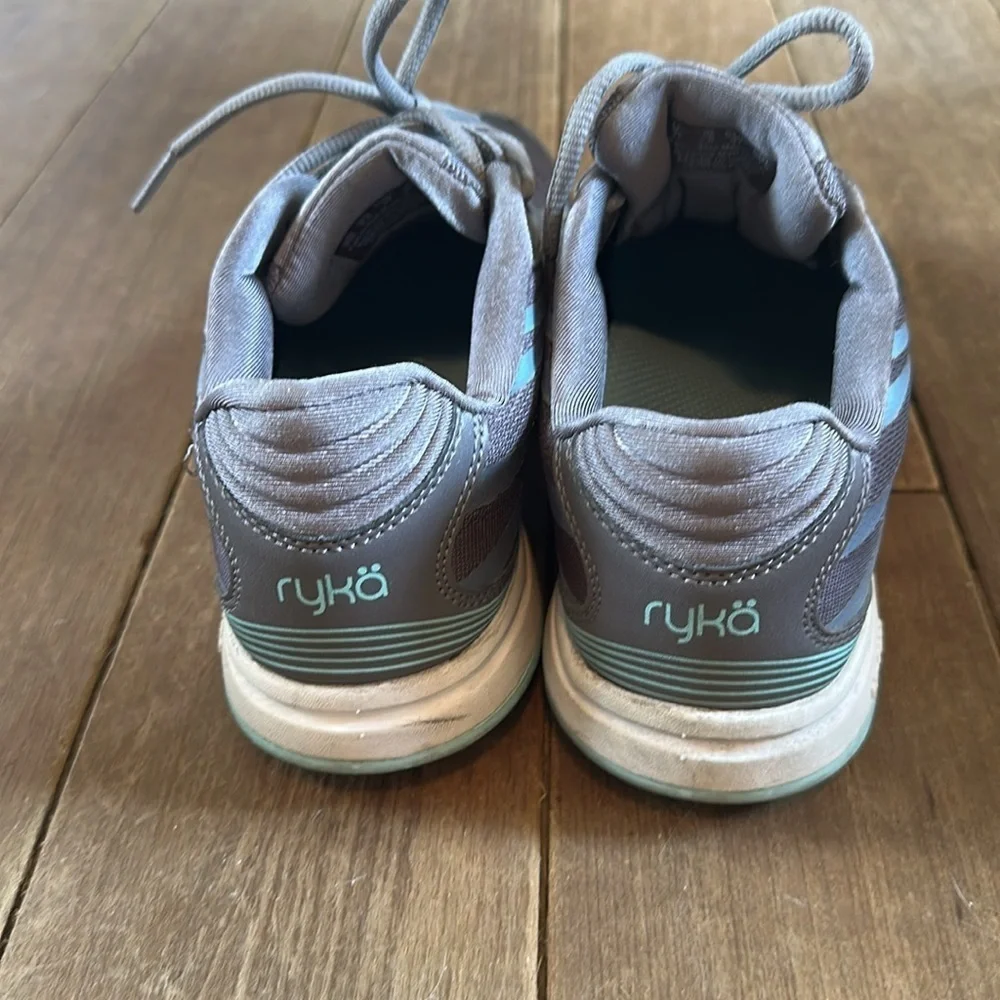 Women’s Grey and Blue Ryka tennis shoes size 7